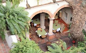 Hotel los Arcos